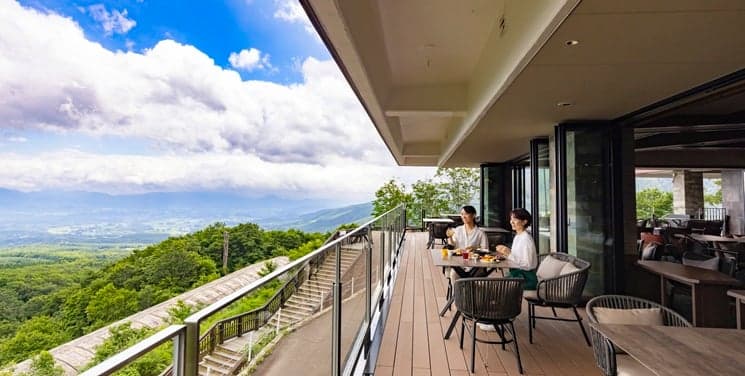 テラス＆ダイニング岩手山 テラス席